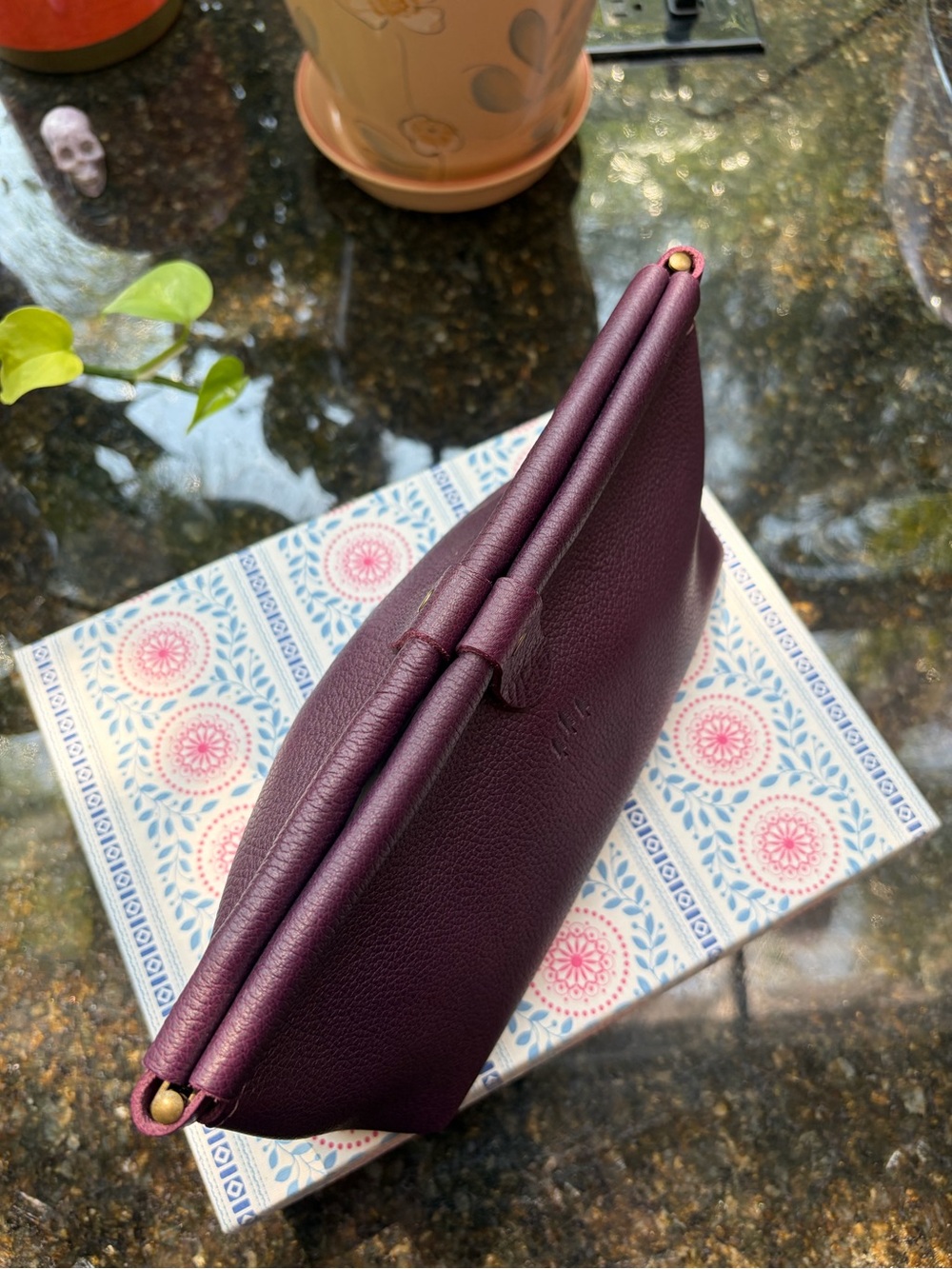 Portland Leather Plum Famed Frame Pouch - Picture 5 of 9